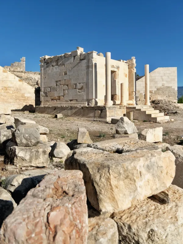 Antalya Rhodiapolis Antik Kenti: Kumluca'nın Opramoas Yazıtlı Arkeolojik Hazinesi