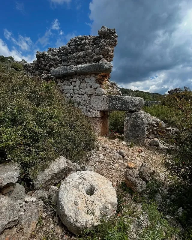 Antalya Aperlai Antik Kenti: Kaş'ın Jeolojik Süreçlerle Şekillenen Batık Hazinesi