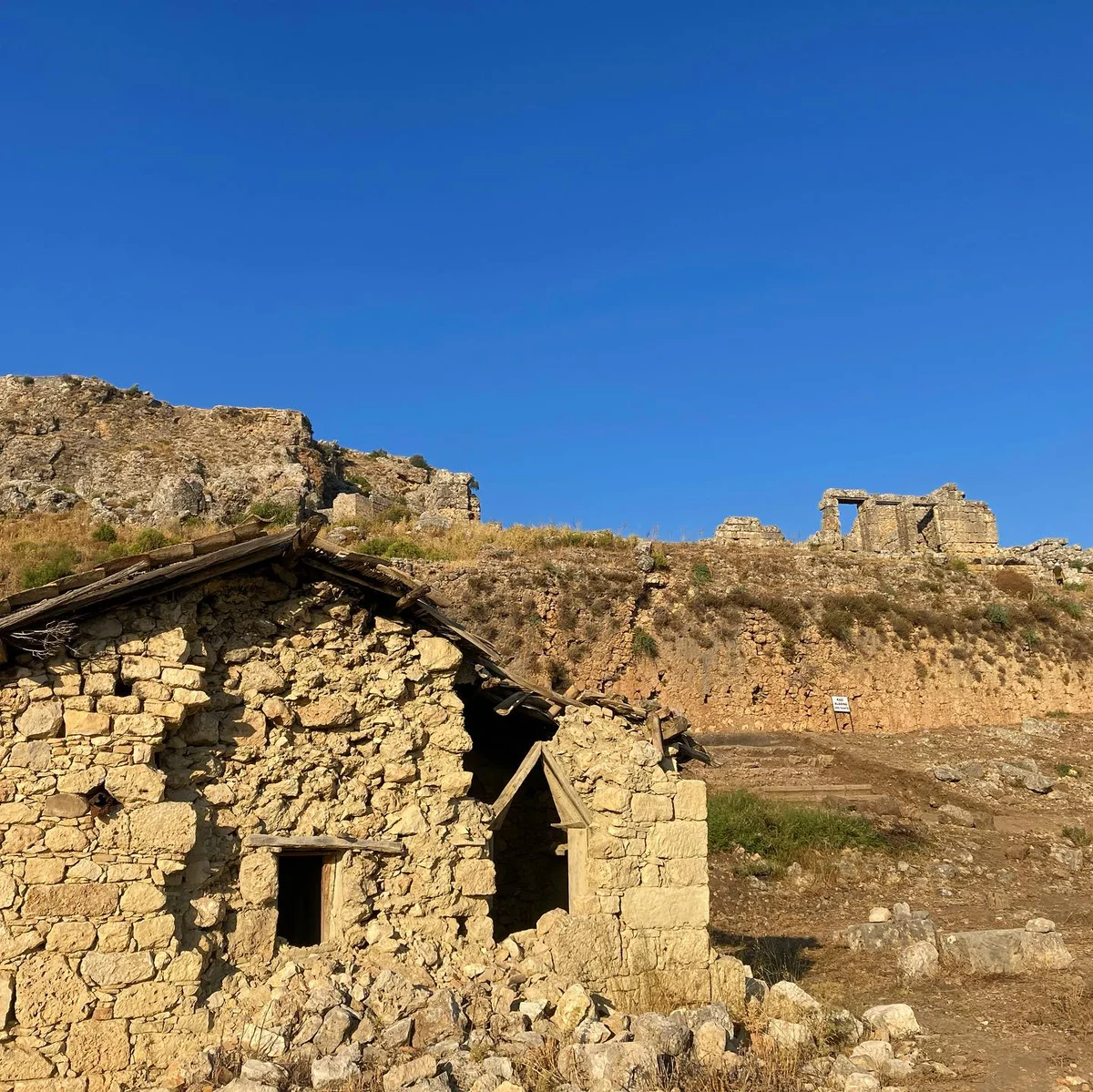 Antalya Sillyon Antik Kenti: (Resimleri Sesli Dinle + Galeri Belgesel Modu)