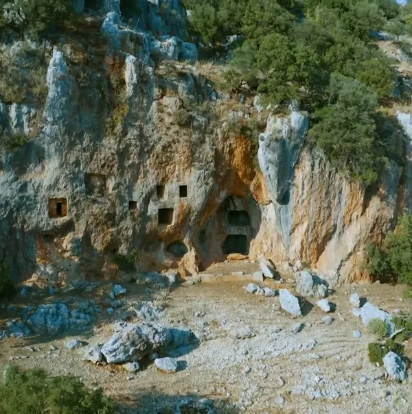 Antalya Kyaneai Ören Yeri: Demre'nin Lahitler Kenti ve Likya'nın Koyu Mavi Hazinesi