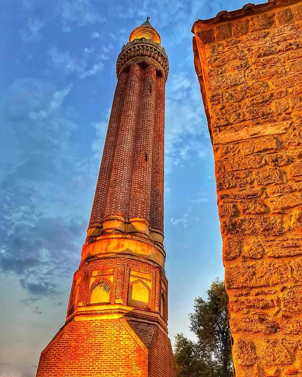 Antalya Yivli Minare Camii: Selçuklu Mimarisinin Akdeniz'deki İhtişamlı Tanığı