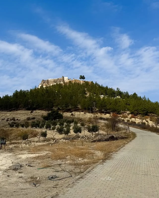 Kilis Ravanda Kalesi: Haçlı-İslam Mücadelesinin Stratejik Tanığı