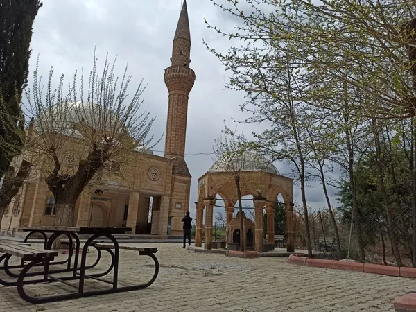 Kilis Şeyh Mansur Türbesi: Merkez'in Sahabe Hatırası ve Maneviyat Durağı