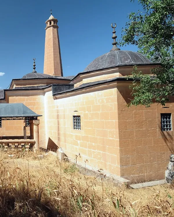 Siirt İsmail Fakirullah Türbesi: Tillo'nun Işık ve Maneviyat Buluşması