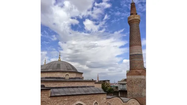 Siirt Cumhuriyet Camisi: Merkez'in Selçuklu Döneminden Günümüze Uzanan Manevi Mirası
