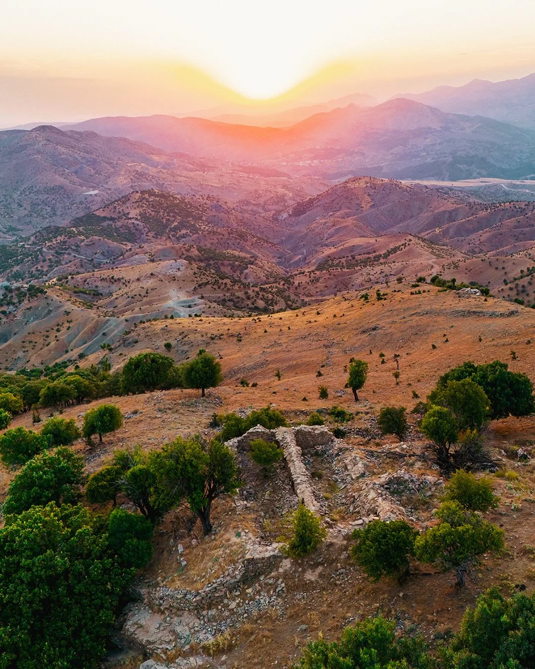 Siirt Derzin Kalesi: Baykan'ın Çok Katmanlı Mimari Hazinesi