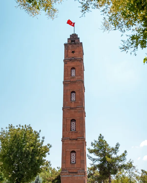 Siirt Saat Kulesi: Osmanlı Modernleşmesinin Merkez'deki Tanığı