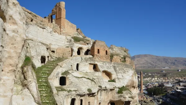 Batman Hasankeyf Kalesi: Dicle'nin Muhteşem Kaya Kalesi