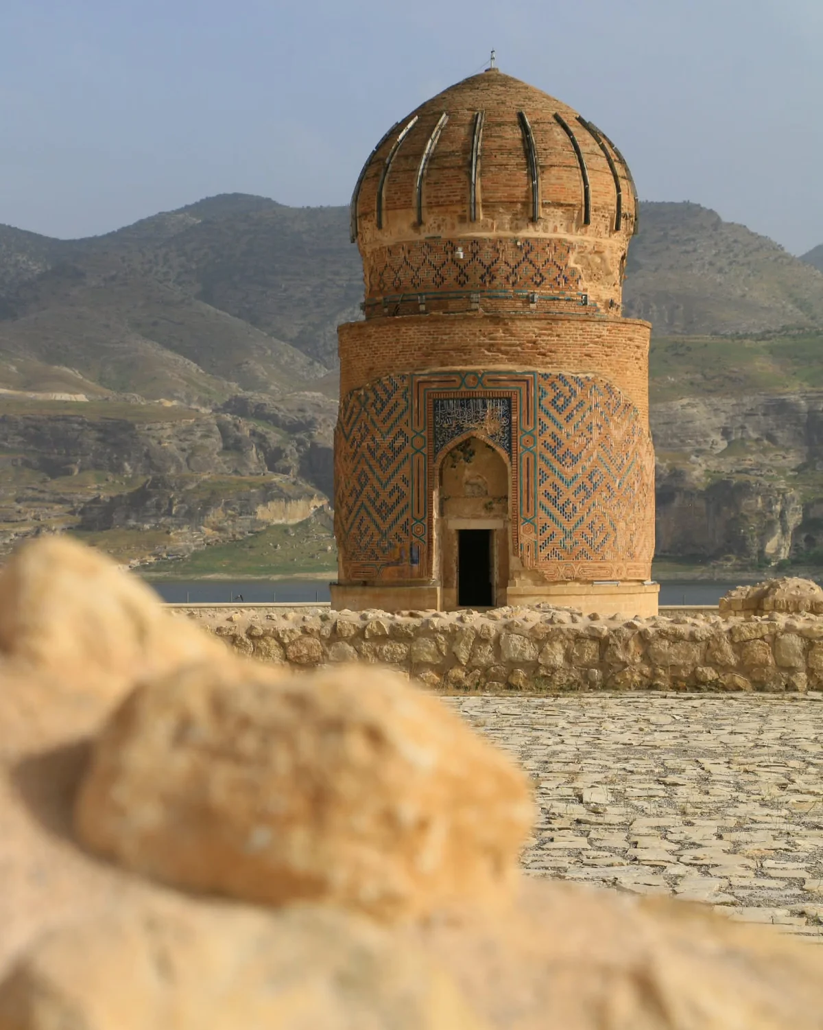 Batman Zeynel Bey Kümbeti: Hasankeyf'ın Görkemli Akkoyunlu Hazinesi